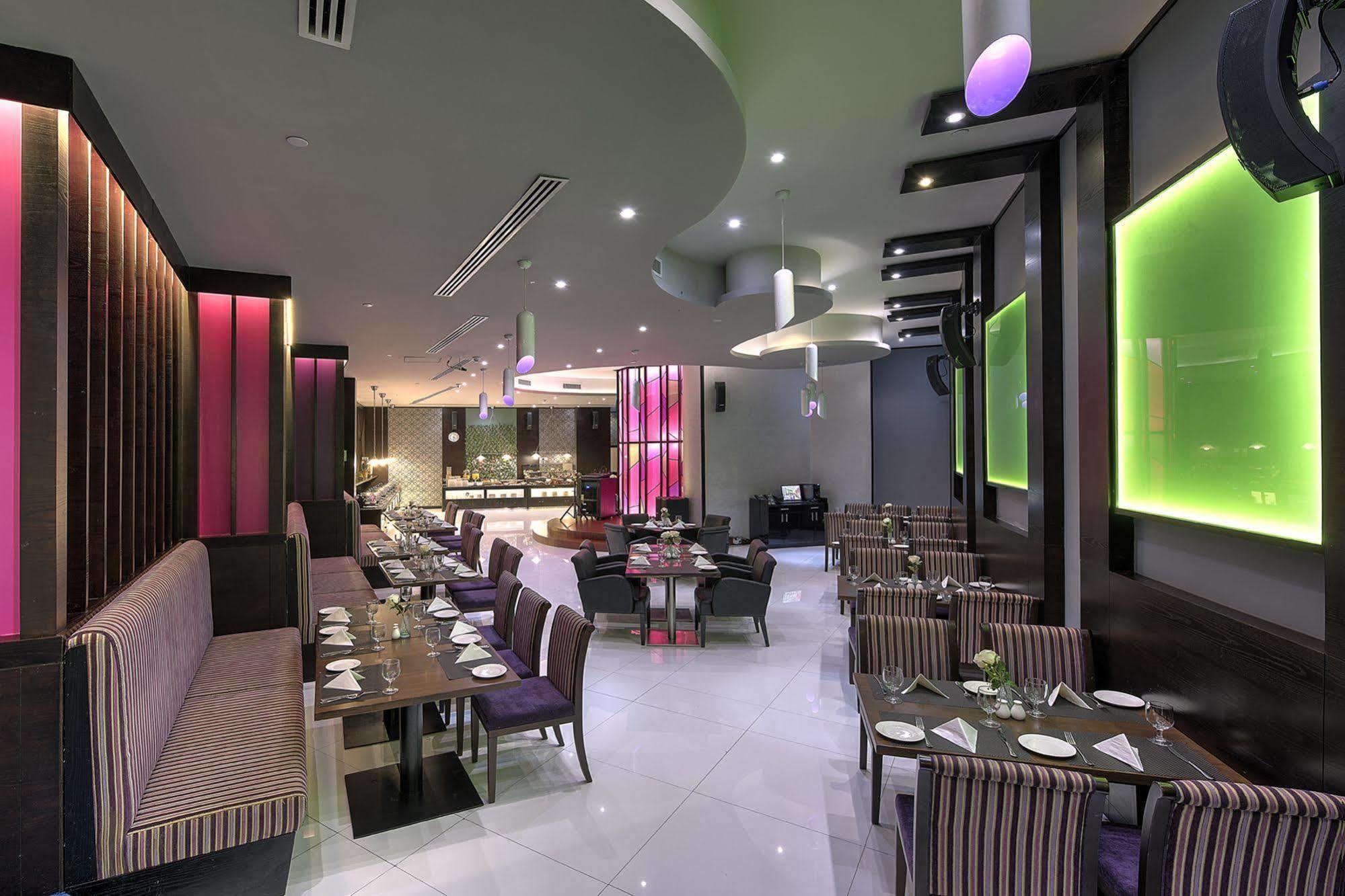 Raintree Rolla Hotel Dubaï Extérieur photo