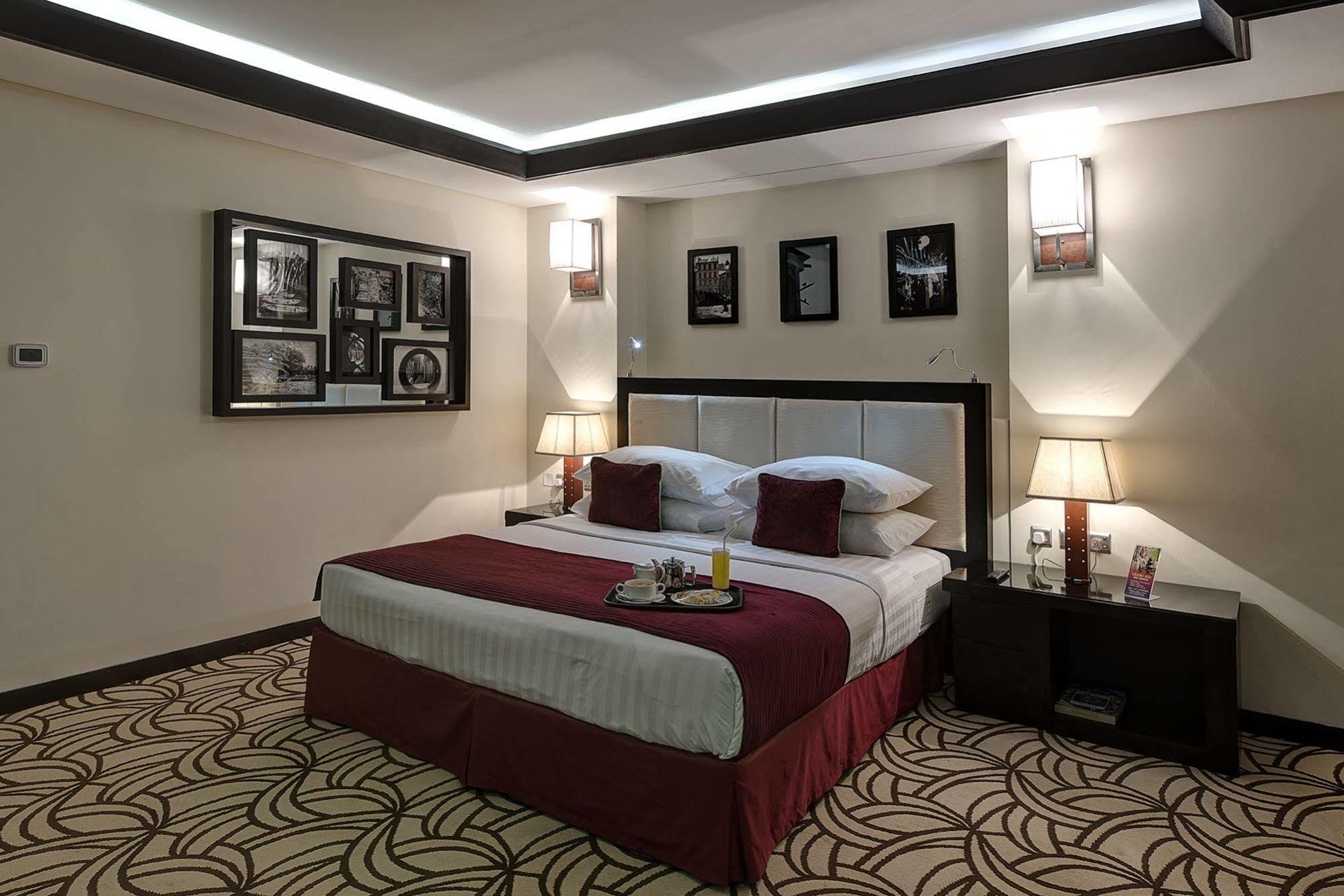 Raintree Rolla Hotel Dubaï Extérieur photo
