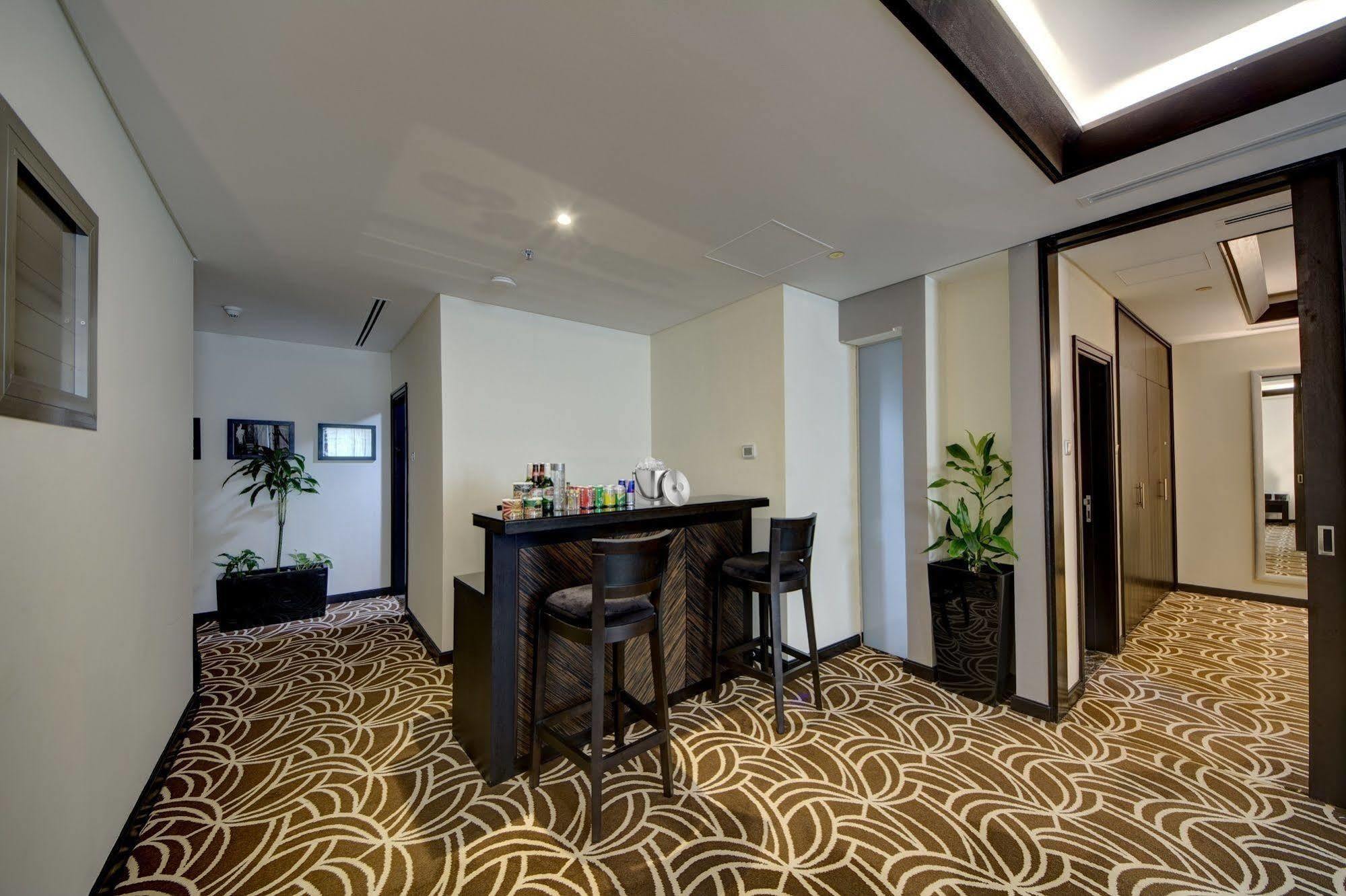 Raintree Rolla Hotel Dubaï Extérieur photo